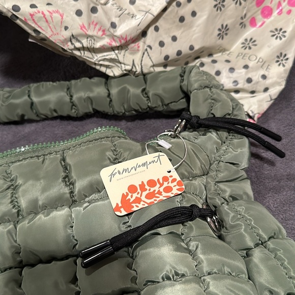 NWT Free People Movement Quilted Carryall, ships in fp bag! - Picture 5 of 9